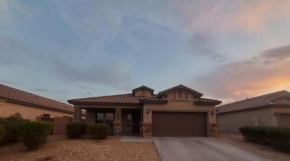 Phoenix III, Minutes to Airport and Downtown